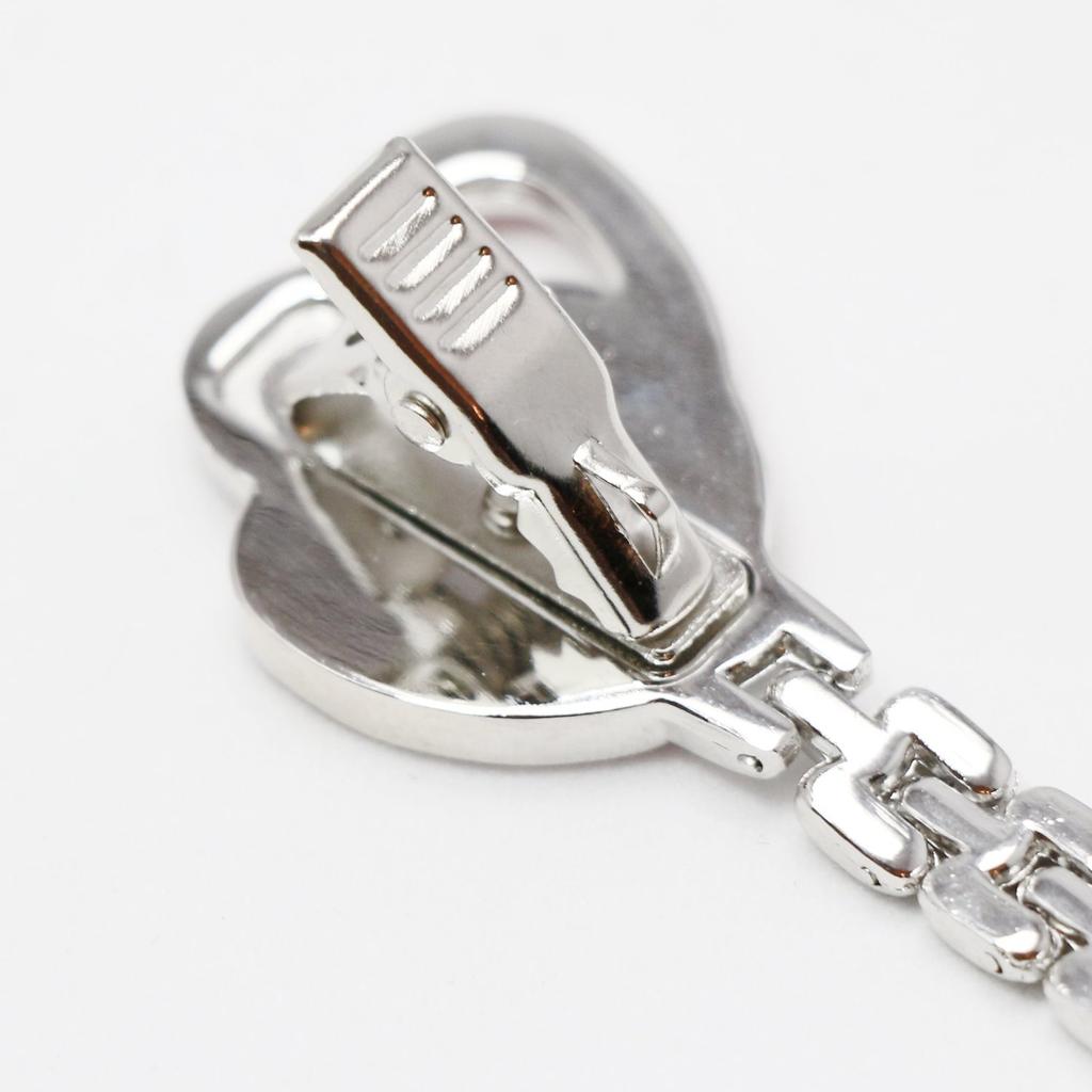 Nurse Watch Cute Heart Pattern Clip Type Inverted Dial (White)