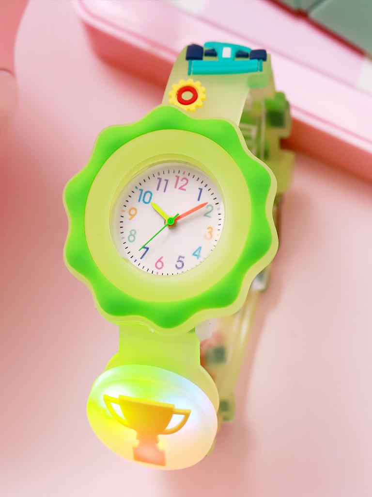 Cute cartoon racing pattern cool lighting quartz watch, suitable for Christmas Halloween gifts, multi-color optional