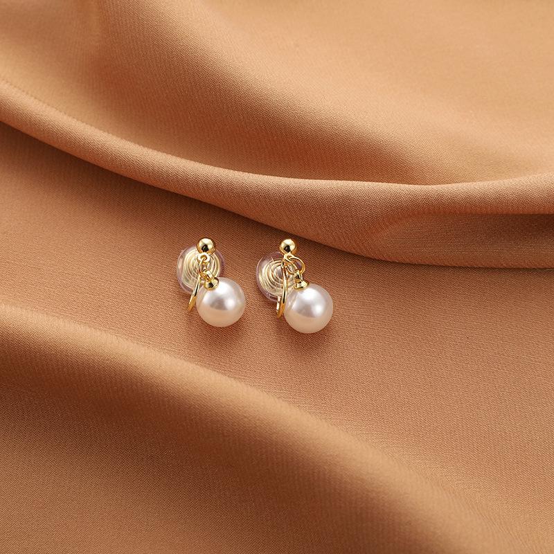 Korean Style Retro Pearl Ear Clip for Women - Mosquito Coil Holder, No Piercing, High-End, Fashionable and Versatile Luxury Earrings