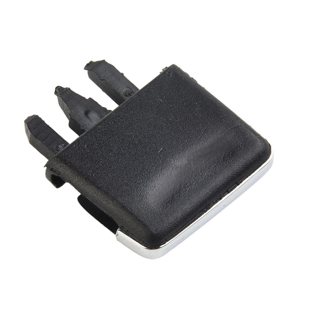 Vylepšete interiér svého vozu Toyota Corolla stylovými lamelovými vložkami.