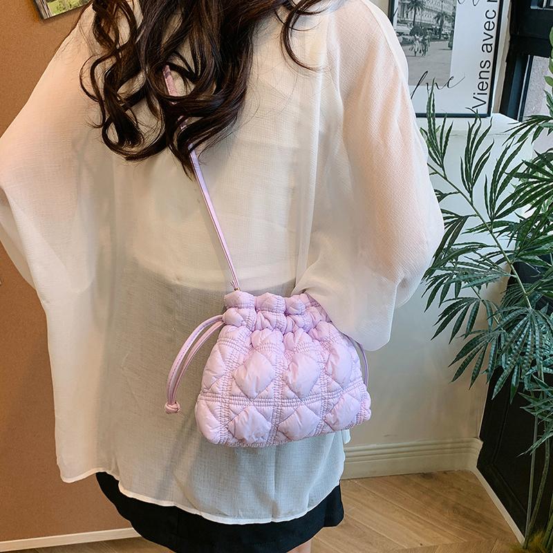 Fashion Korean Ins Pleated Cloud Tote Bag Women Solid Color Casual Simple Bubble Foo Bag Trend Soft Crossbody Bag Handbag