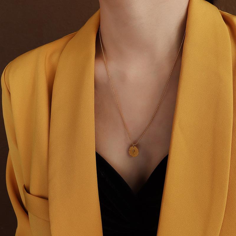 2026 Waterproof Fashion Stainless Steel Pvd Plated 18k Real Gold Coin Round Brand Pendant Necklace Jewelry