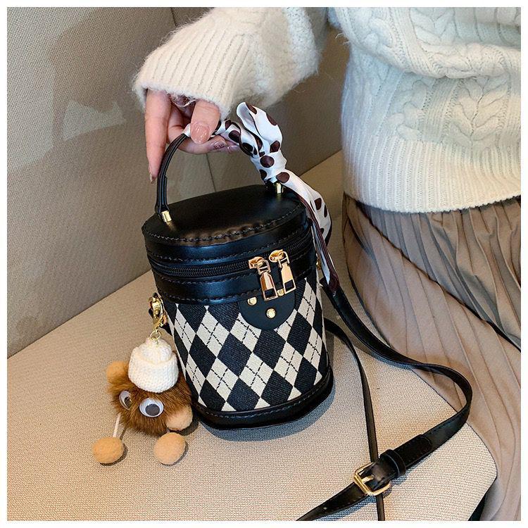 Handmade Woven Bucket Bag - Summer Small Crossbody & Shoulder Bag for Girlfriend or Bestie