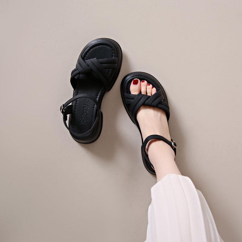 Thick-soled shit-stepping sports sandals 2025 new summer one-word buckle with muffin beach sandals women's skirt