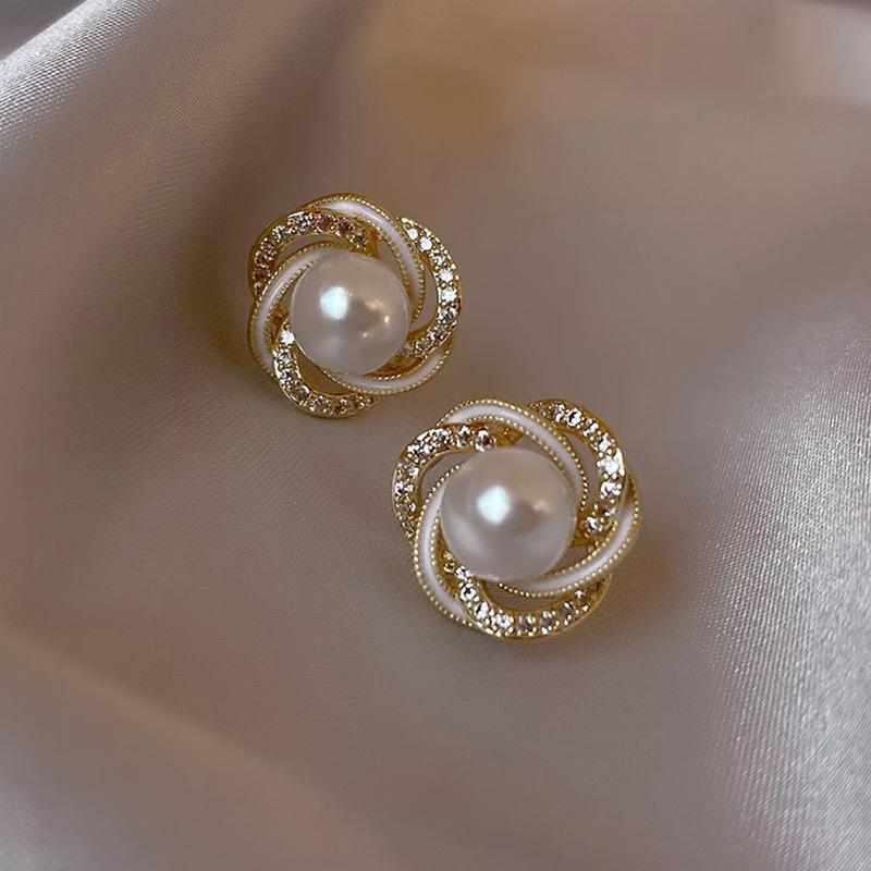 Elegant French Light Luxury 925 Silver Needle Earrings for Women – Exquisite and Versatile High-End Design