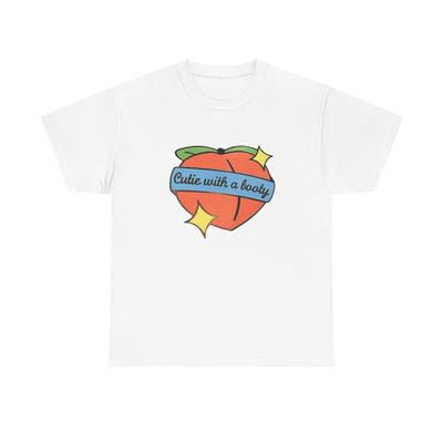 T-shirt Grafica Cutie With A Booty Unisex Cotone Pesante NUOVO REGALO