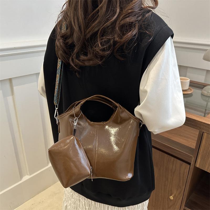 Retro Texture Light Luxury Women's Bag New Fashion Trendy Underarm Bag One Shoulder Crossbody Tote Bag