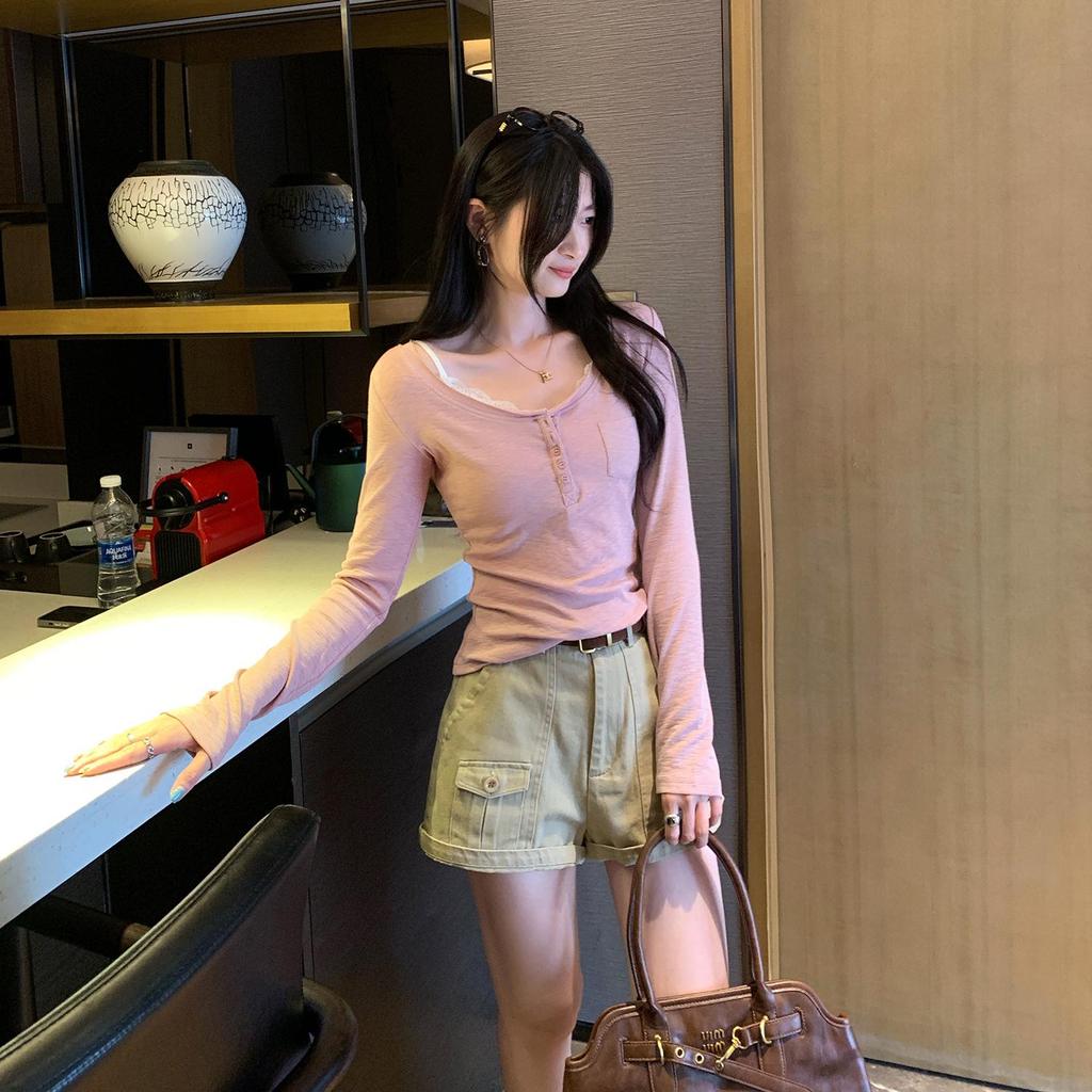 Gentle White Henley Base Layer Women's Slim-Fit Long-Sleeve T-Shirt for Autumn/Winter, New Korean Style.