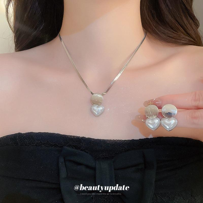 European and American pearl love pendant, stud earrings, necklace set, fashionable and simple, cold wind temperament, high-end jewelry