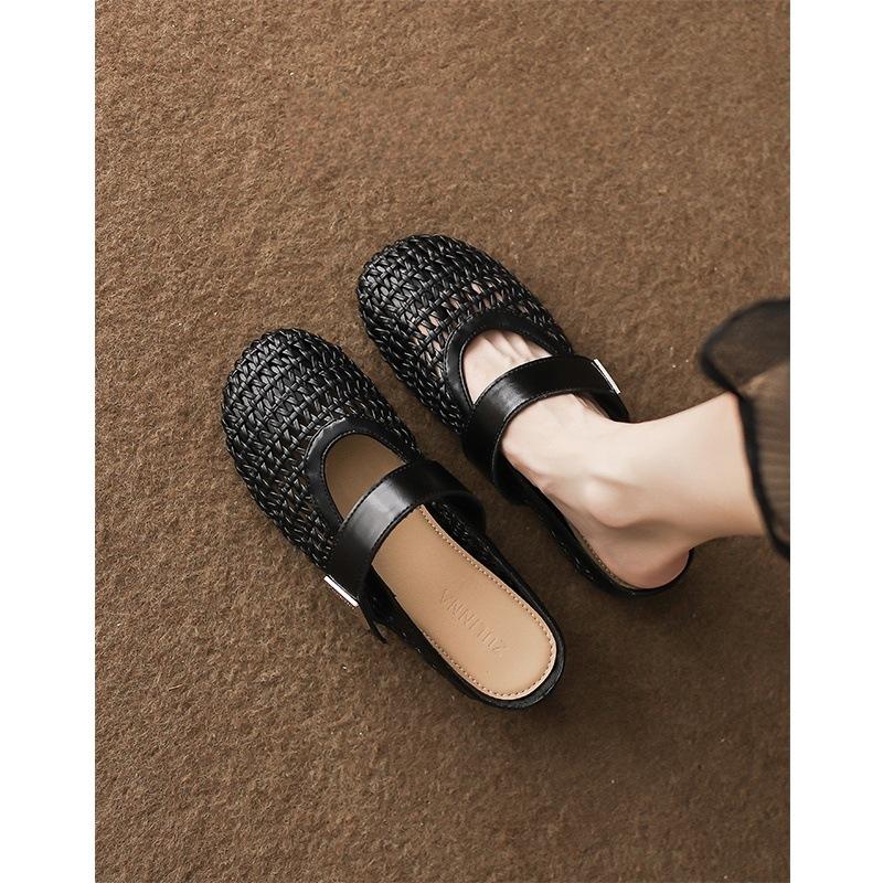 

Soft leather version~ Hand-woven hollow sandals for women s 2025 summer new models with breathable bag head and half slippers for external wear 35 чёрный