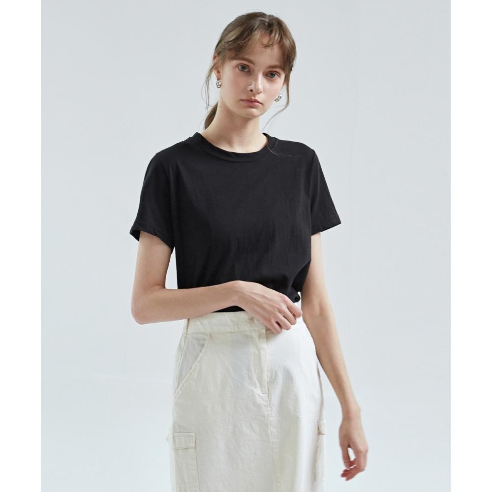 

NICKNICOLE Dana Round Half TeeBlack