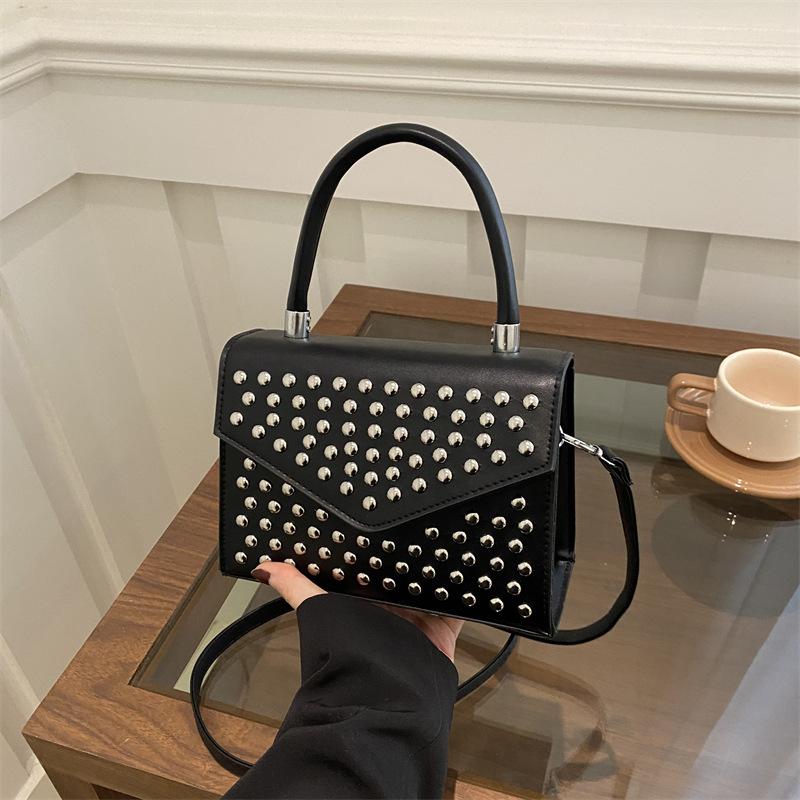 New Rivet Clutch Bag Versatile Dinner Bag High-end Fashion Party Clutch Bag