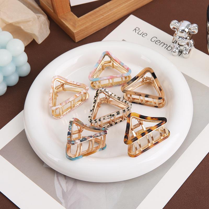 2024 Trendy Metal Hair Claw Clip: Elegant Celebrity Headdress