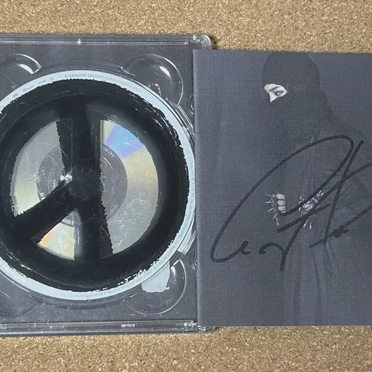

G-dragon Cuteta подписанный компакт-диск
