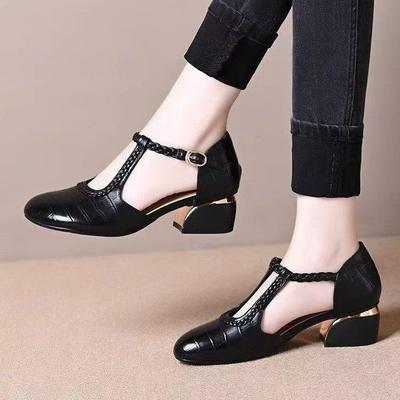 Lightweight Women's Sandals High-end Women's Sandals Summer New Fashion Thin 2025 Summer Leather Shoes Small Leather Shoes