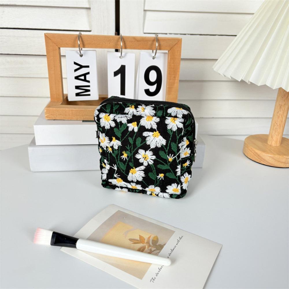 Large Capacity Embroidered Cosmetic Bag Korean Style Cosmetic Storage Bag  Travel Black Style A