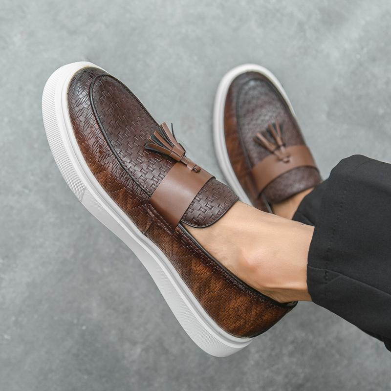 New Mens Slip on Shoes  New Arrival Flats All-match Men Casual Footwear Classic Mens Loafers Men Outdoor Walking Shoe