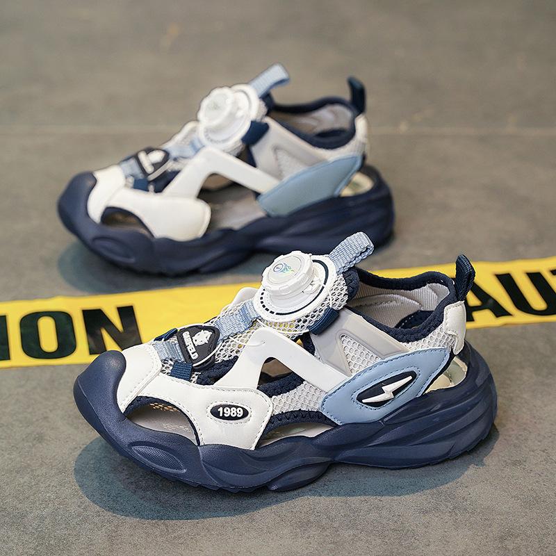 Teen Sandals Boys Baotou Sandals Summer Mesh Breathable Children's Sneakers Hollow Medium and Older Children's Beach Shoes