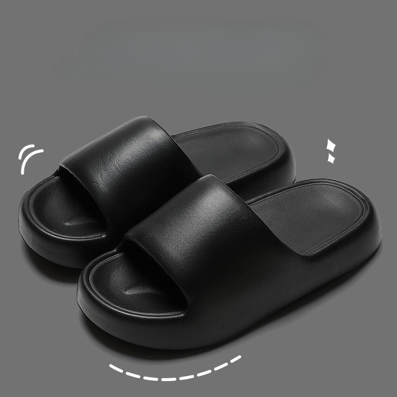 Women's slippers with a thickbottom that feels likestepping onpoop, anti slipandodor proof. Summer homeand outdoor couplesandals