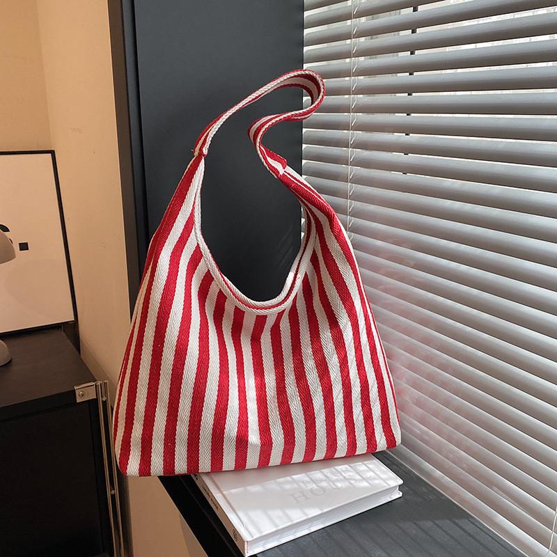 Trendy Retro Artistic Handbag Featuring Spacious Interior And Soft Knit Fabric For Fashion Lovers