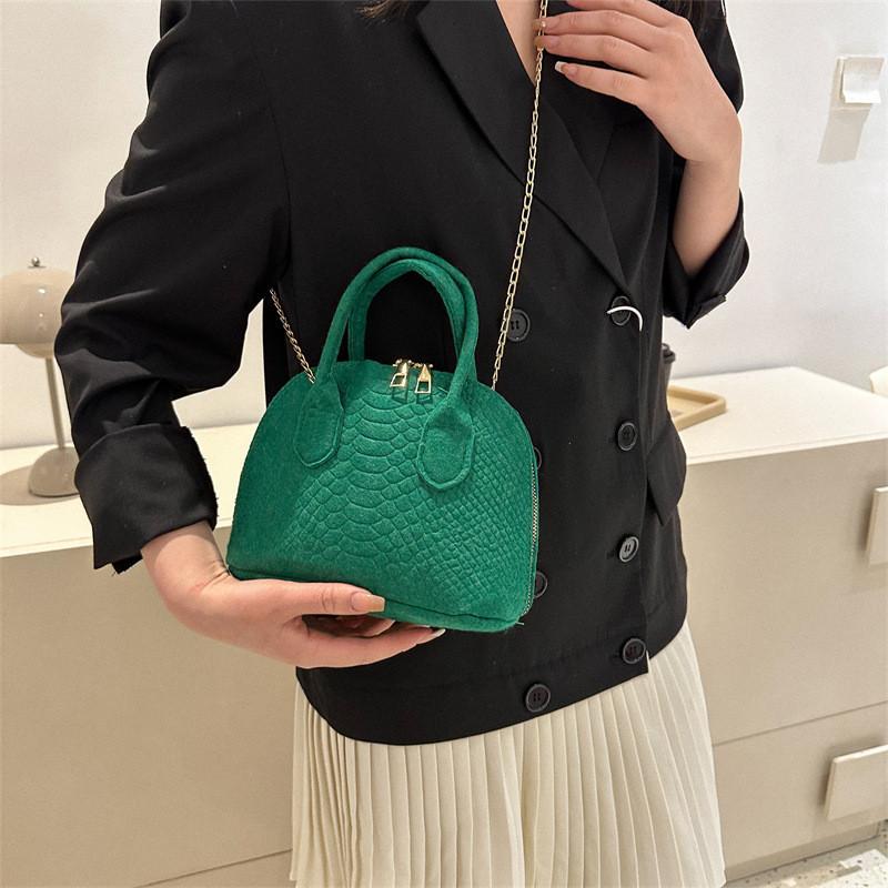 Chic And Modern 2023 Spring Korean Style Felt Fabric Shell Bag Elegant And Versatile Crossbody Bag For Women