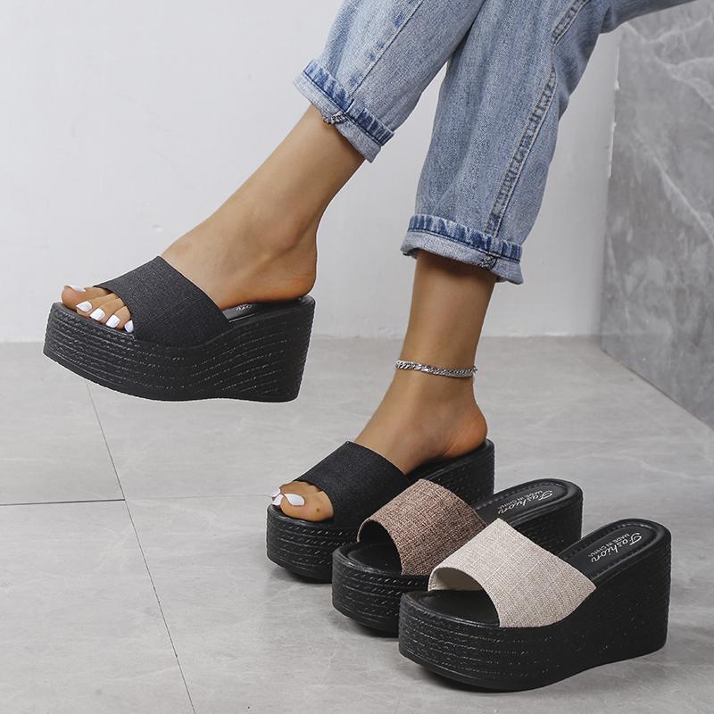Fashion Hot Selling Comfortable Summer Classic Women's Slippers 2025 New Wedge Shoes Women's Outdoor High-quality Fashion Slippers