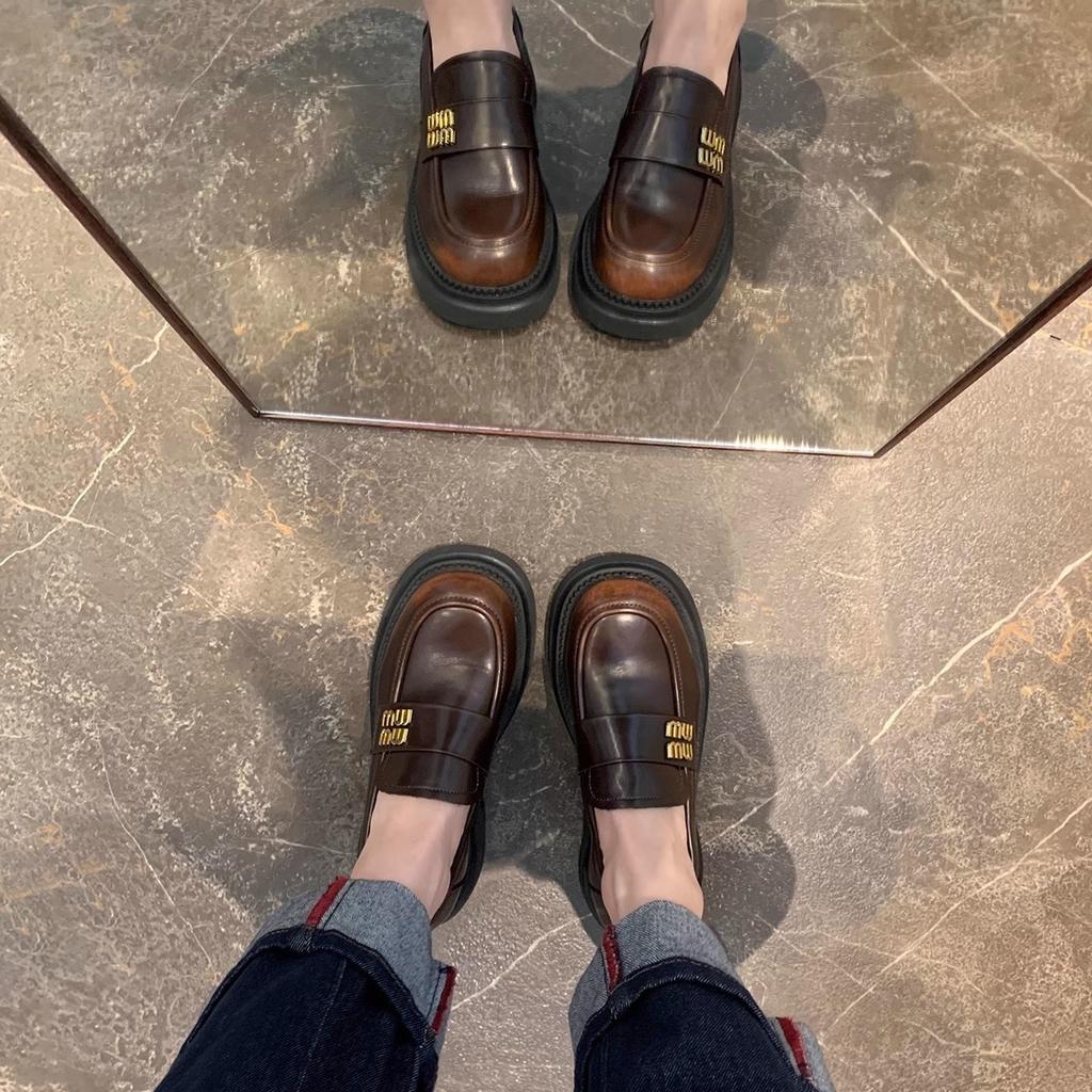 Hel kuskinn~ drue mor miu college stil lat person en pedal metallspenne skinnloafers dames plattform små skinnsko