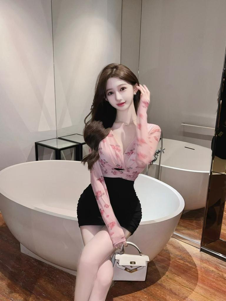 Temperament V-neck skirt summer female sexy mesh printing long-sleeved contrasting color hip-wrapped bottoming dress short skirt