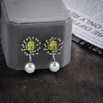 Luxury White Pearl Women's Earrings High Quality Encrusted with Green Shiny Zircon Jewelry Event Party Anniversary Gift