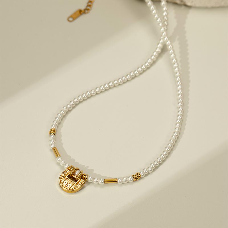 Elegant Retro Spinel Beaded Clavicle Necklace for Women