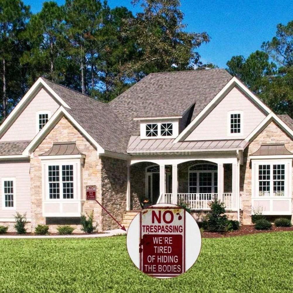 Metal No Trespassing Sign Funny Horror Halloween Decor for Porch Garden Yard Outdoor Indoor House Vintage Decoration (12x8 Inch)