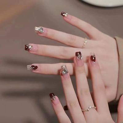 24 Stück Neujahrs-Nägel, abnehmbar, Burgunderrot, Nagelkunst, Liebes-Diamant, künstliche Nägel, Baoshan-Nagelkunst, französisches Nagelballett