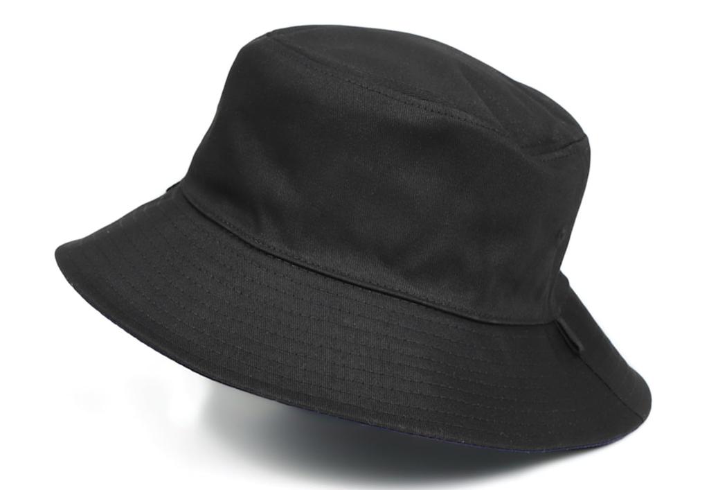 Store og mellomstore vendbare bøttehatter med avtakbar hakestropp svart og marineblå med hake [JUNNY] tilgjengelig. (XL, stropp)