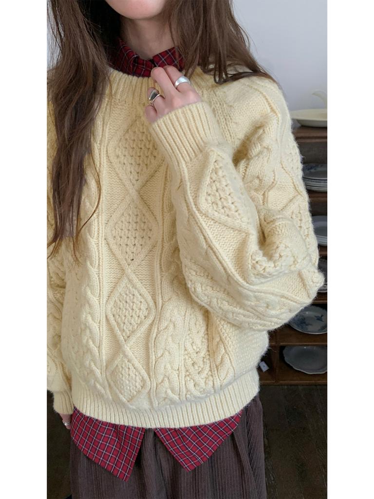 Rainy Nordic Round Neck Chunky Cable Knit Sweater for Women Autumn Winter Loose Ribbed Knit Top Soft and Fluffy Textural Top