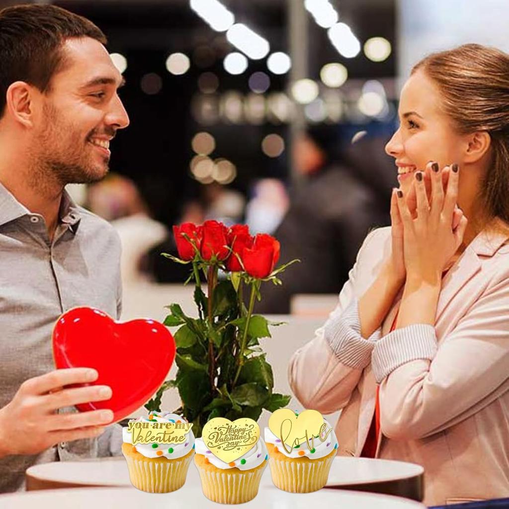 12 szt. Toppery na babeczki w kształcie serca 'Love' Walentynki Złote Akrylowe Dekoracje na tort lub Urodziny Rocznica Zaręczyny Przyjęcie Weselne