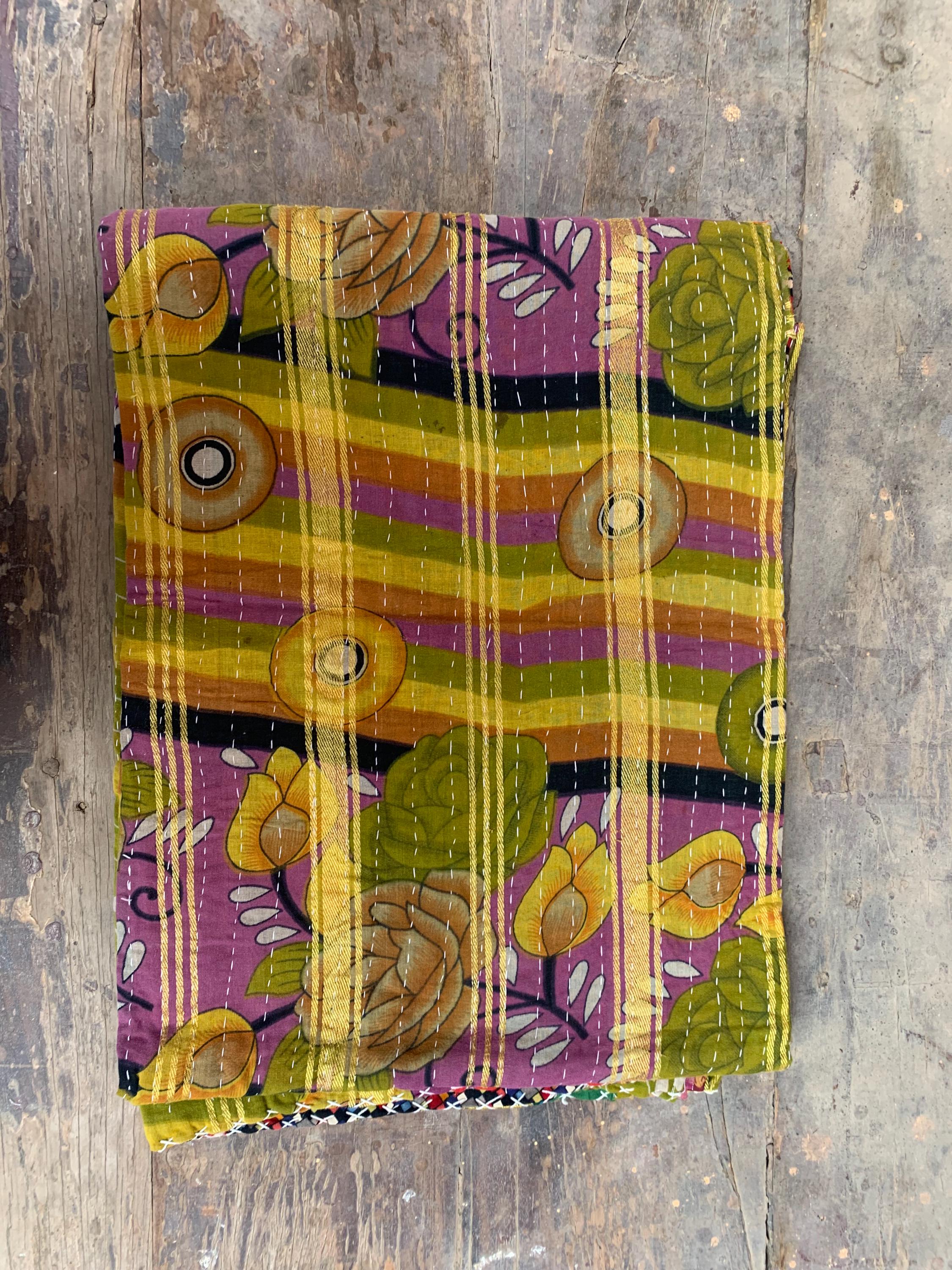 

Vintage Kantha Quilt: Upcycled Sari Patchwork Throw, Bohemian Bedding 80X 50 разноцветный