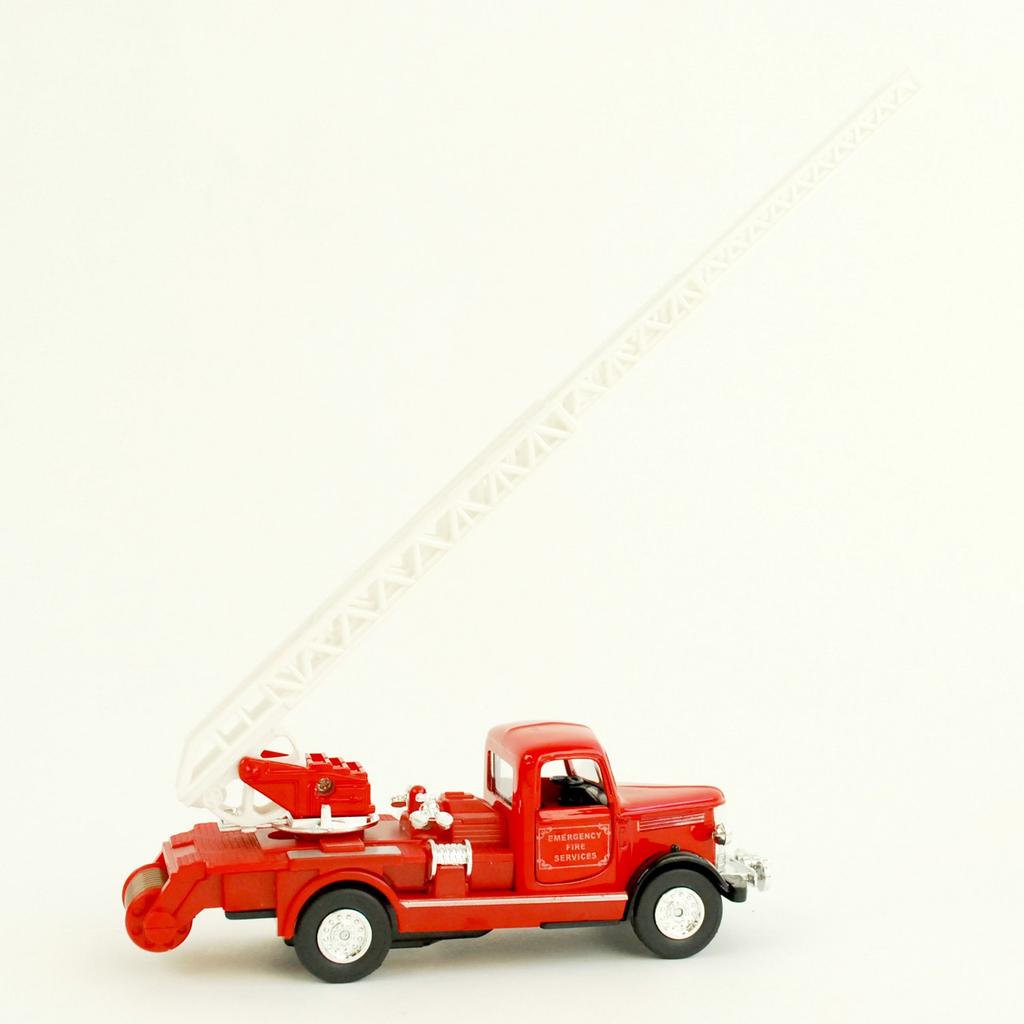 Die-cast Metal Pull-Back Miniature Car Die-cast Classic Fire Truck (Silver Ladder Truck)