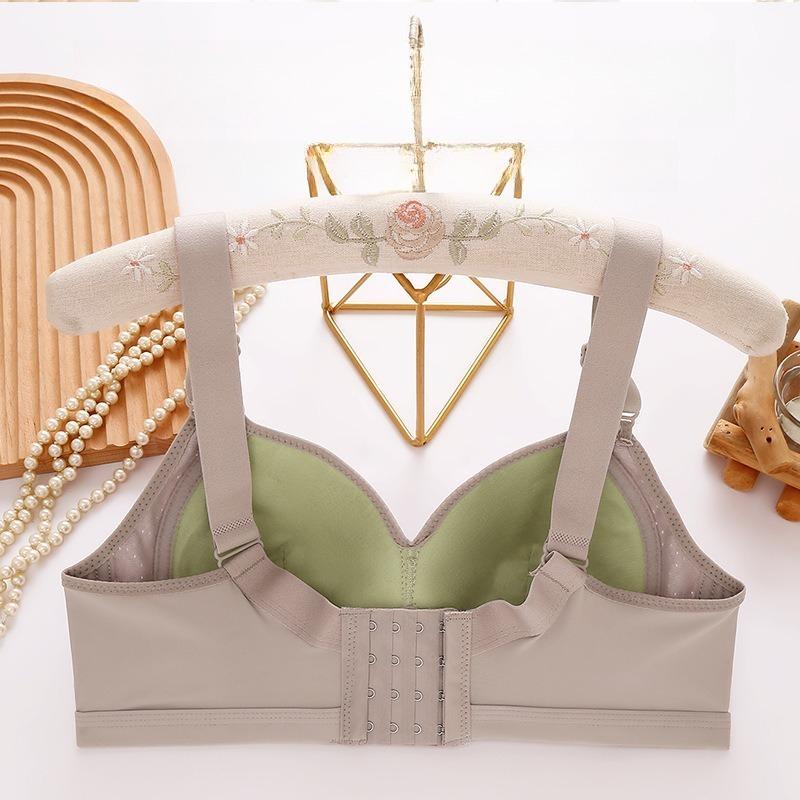 Large-sized Thin-cup Bra for Women Without Underwire Comfortable Gathering Bra Accessory Body Adjustable Underwear