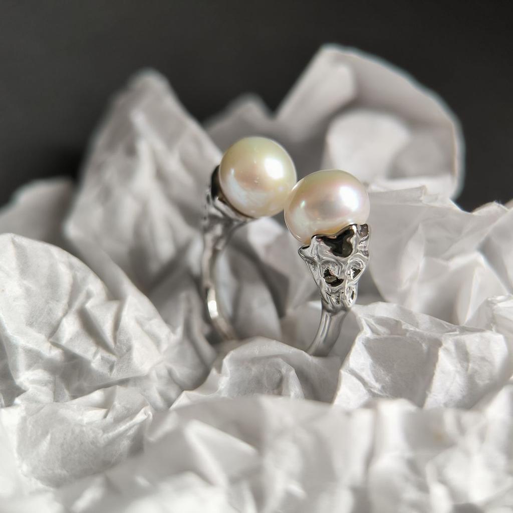 Silver Ring with Natural Baroque Pearl, Item Weight 8.94 G (2185116)
