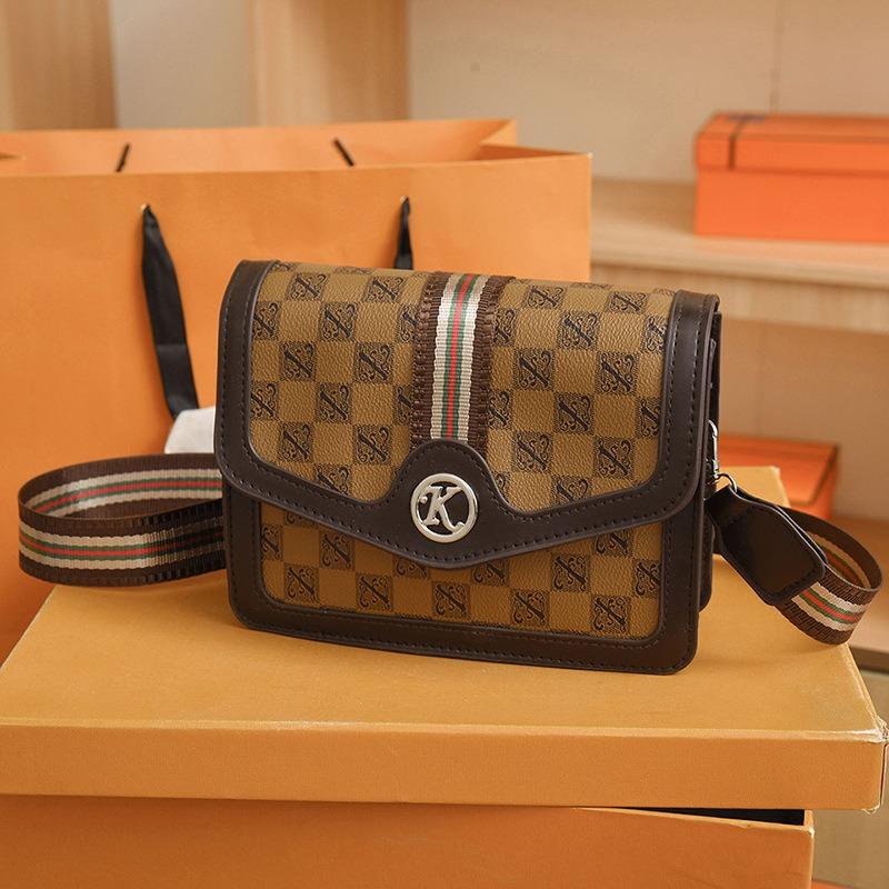 Trendy Women's Bags New Versatile Retro Small Square Bags Niche Women's Shoulder Messenger Bags Simple and Fashionable