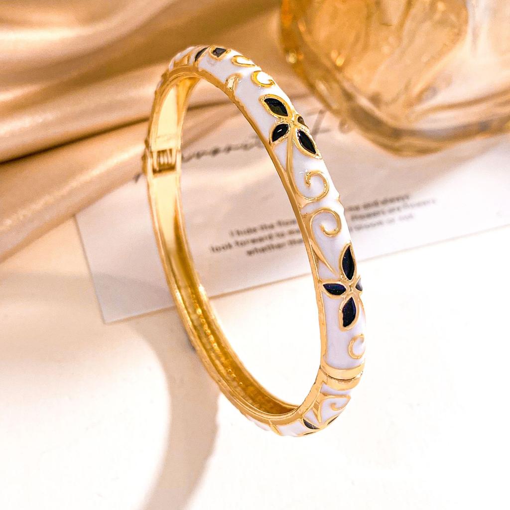 Bracelet Retro Flower Branches Small Opening Enamel Color Bracelet Court Style Simple Design Niche Does Not Fade Accessories