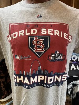 ST LOUIS CARDINALS T-SHIRT HERREN MITTELGRAU WORLD SERIES 2011 BASEBALL MAJESTIC Unisex T-Shirt
