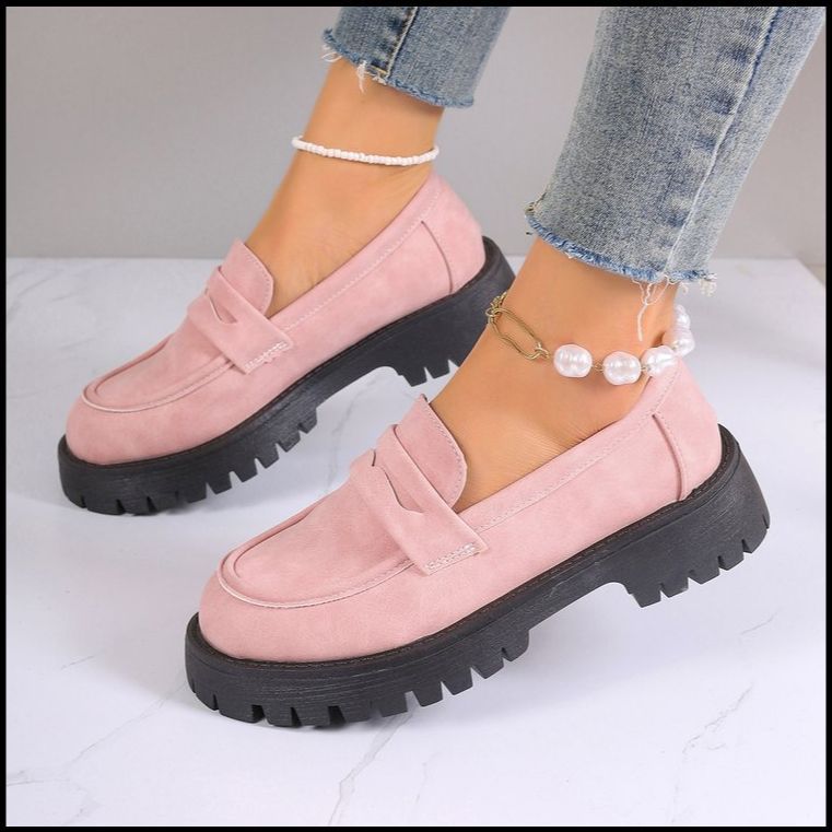 2025 new spring and autumn loafers casual grinding sand leather surface British style women's shoes thick heel thick sole foot cover retro