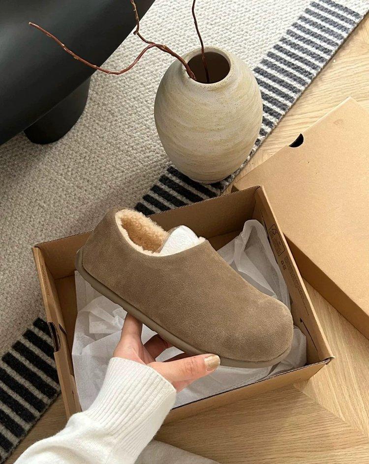 

Повседневные ленивые ветрозащитные меховые интегрированные зимние ботинки женские 2025 осень и зима новая обувь мюли маленькие картофелины обувь на одной педали женская 40