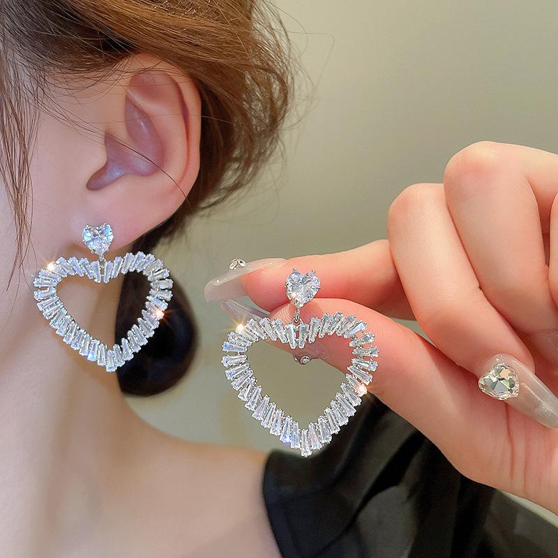 Zircon Rhinest Set Hollow Love Earrings for Women Korean Sweet Temperament Drop Earrings Exaggerated Luxury Wedding Zircon