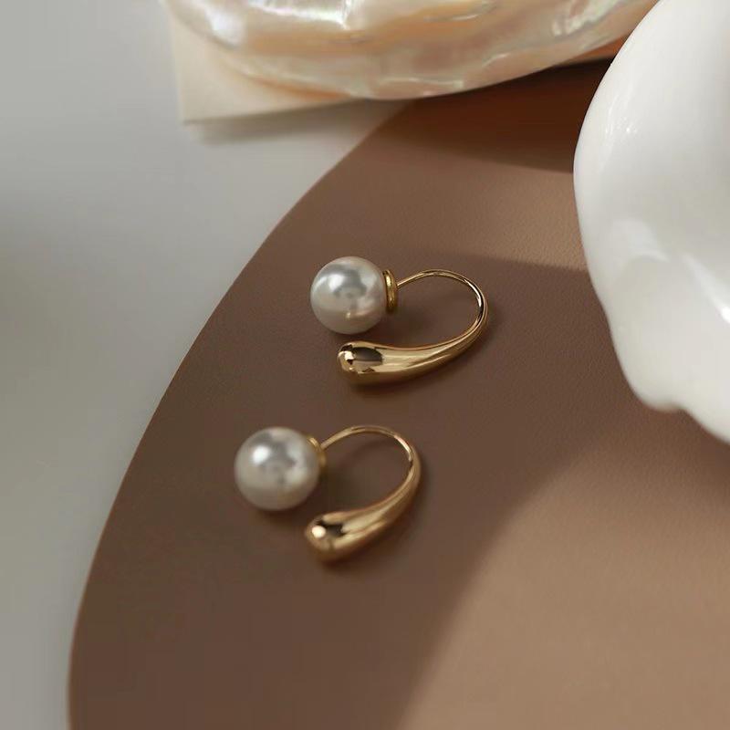 French Retro Pearl Stud Earrings - Elegant Hong Kong Style, Unique Design, Everyday Simplicity золотой