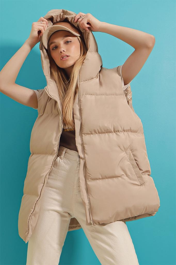 Женская бежевая толстовка с большим надувным жилетом с карманами ALC ...