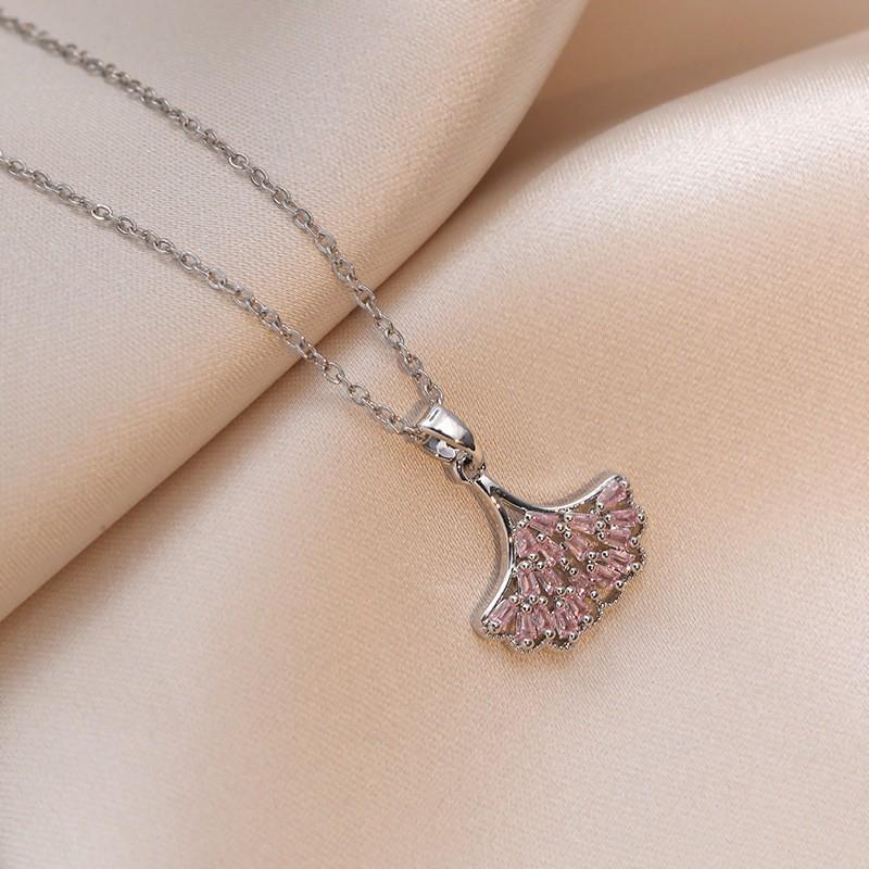 Women's Fashion Heart Pendant Necklace - Elegant, Simple Design, Versatile Clavicle Chain Jewelry