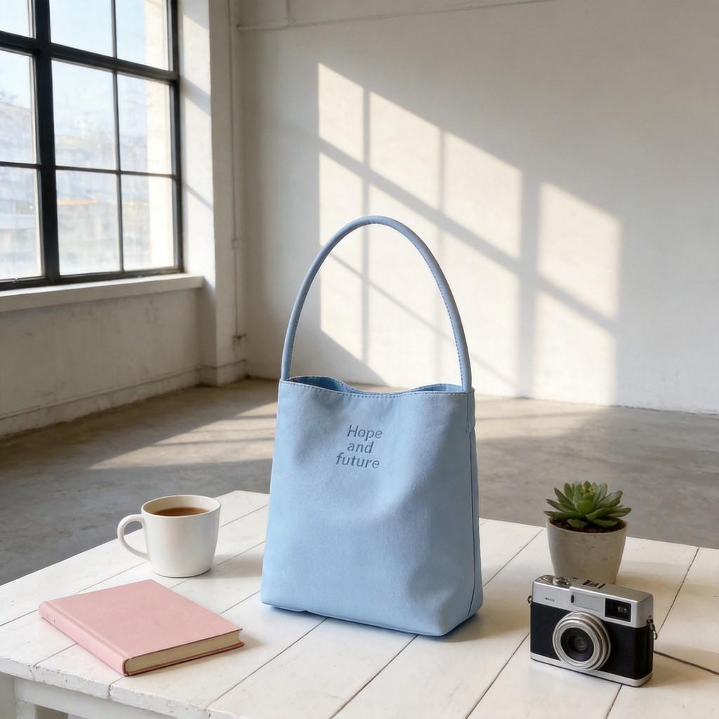Oxford Fabric Bucket Bag With Magnetic Closure For Daily Commute And Street Style Fashion