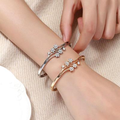 Women's European & American Fashion Diamond Inlaid Floral Luxury Bracelet